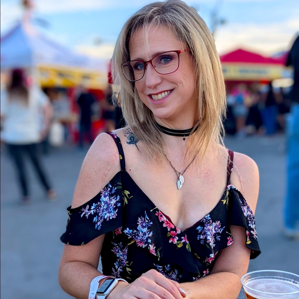 Meet your Posher, Ashley